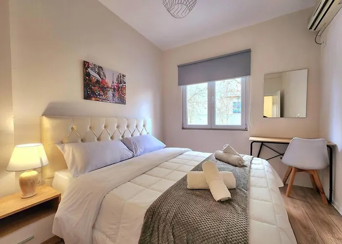 Toptani Deluxe Flat W 24h Check In Lägenhet