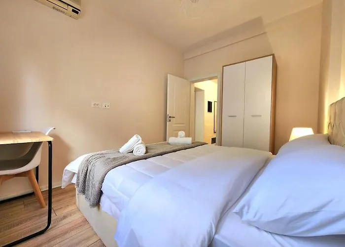 Lägenhet Toptani Deluxe Flat W 24h Check In