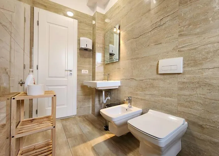 Toptani Deluxe Flat W 24h Check In アパート ティラナ